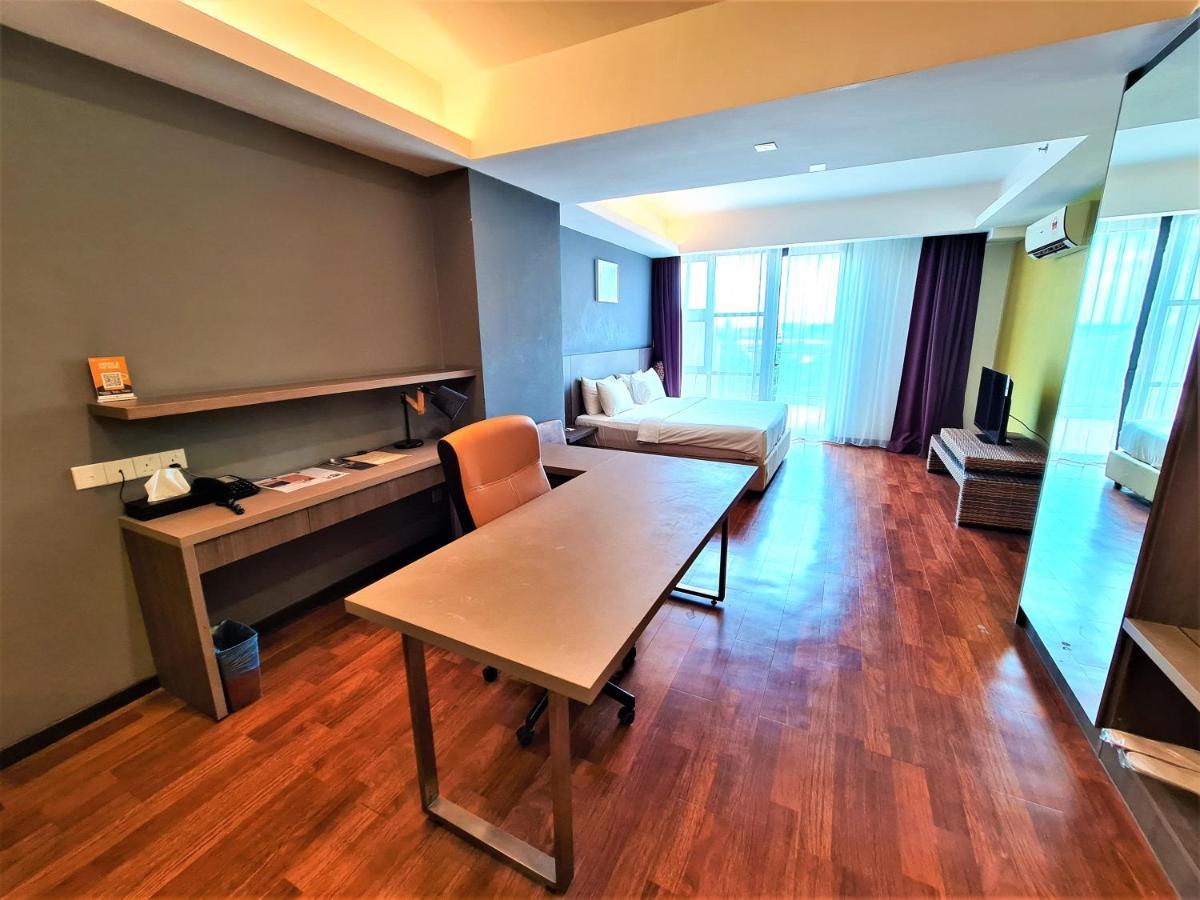 Nexus Regency Suites&Hotel Subang Jaya Buitenkant foto