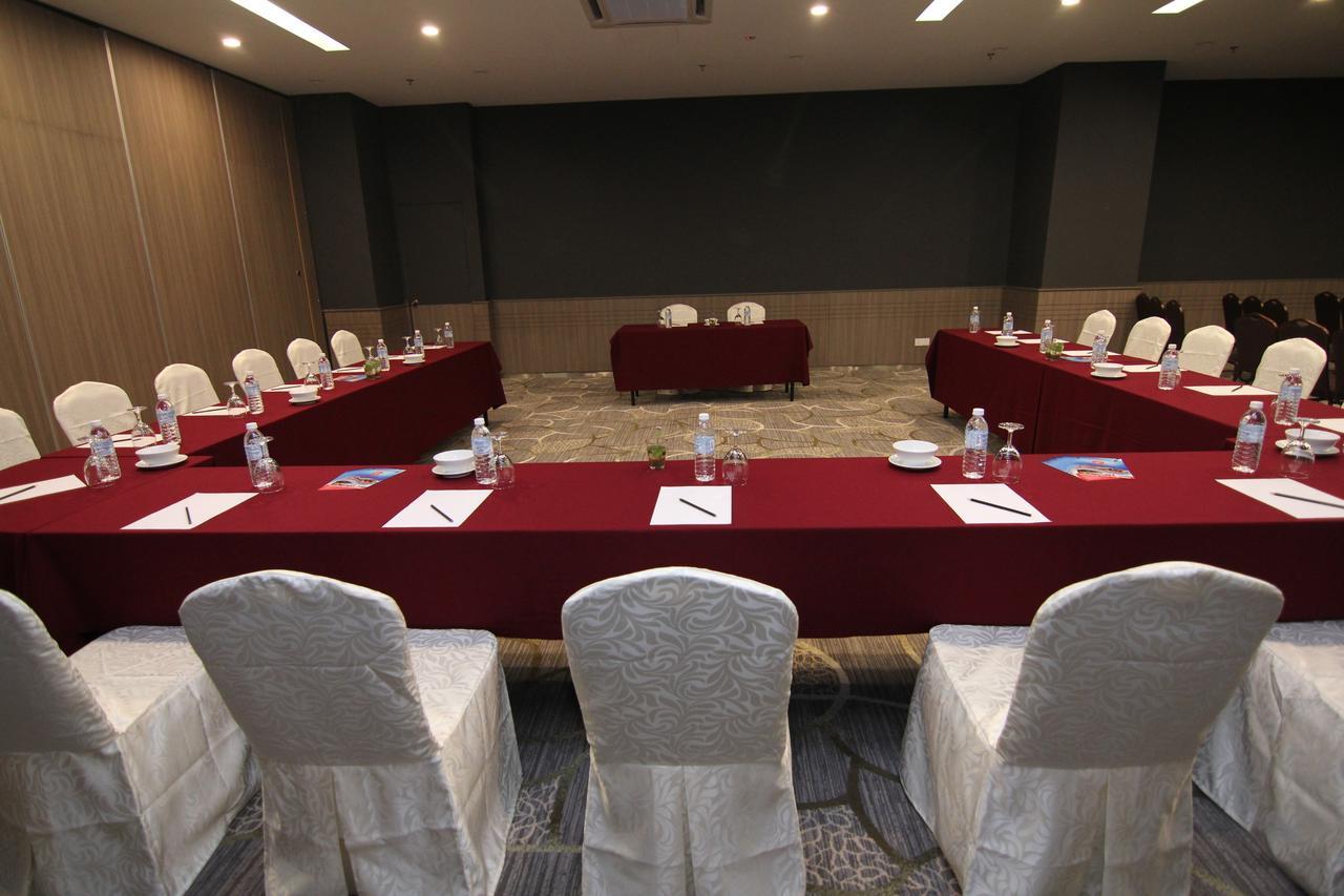 Nexus Regency Suites&Hotel Subang Jaya Buitenkant foto