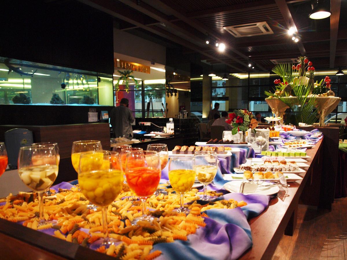 Nexus Regency Suites&Hotel Subang Jaya Buitenkant foto